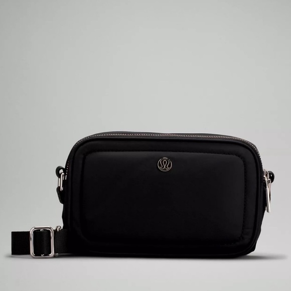 lululemon athletica Bags Lululemon Crossbody Camera Bag Black Poshmark